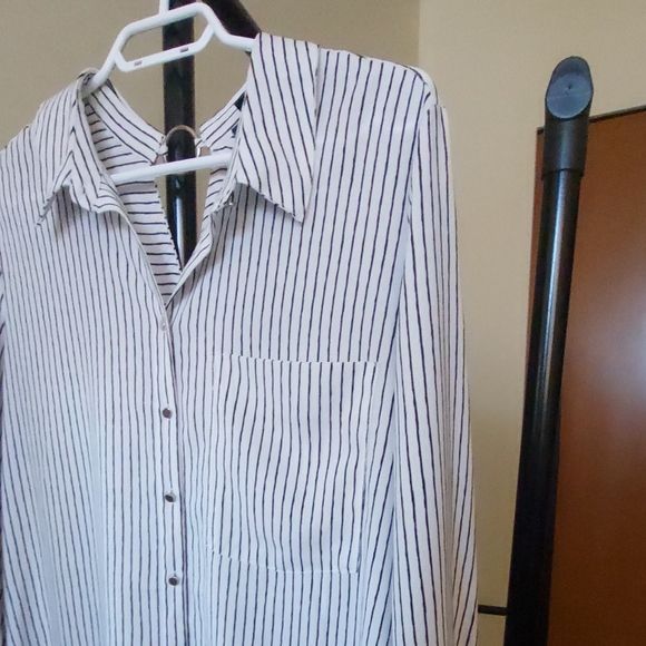 Dynamite long sleeve vertical stripe top - Picture 12 of 13